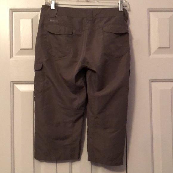 Columbia Omni Shade Taupe Capri hiking pants, size 4 - Picture 2 of 10